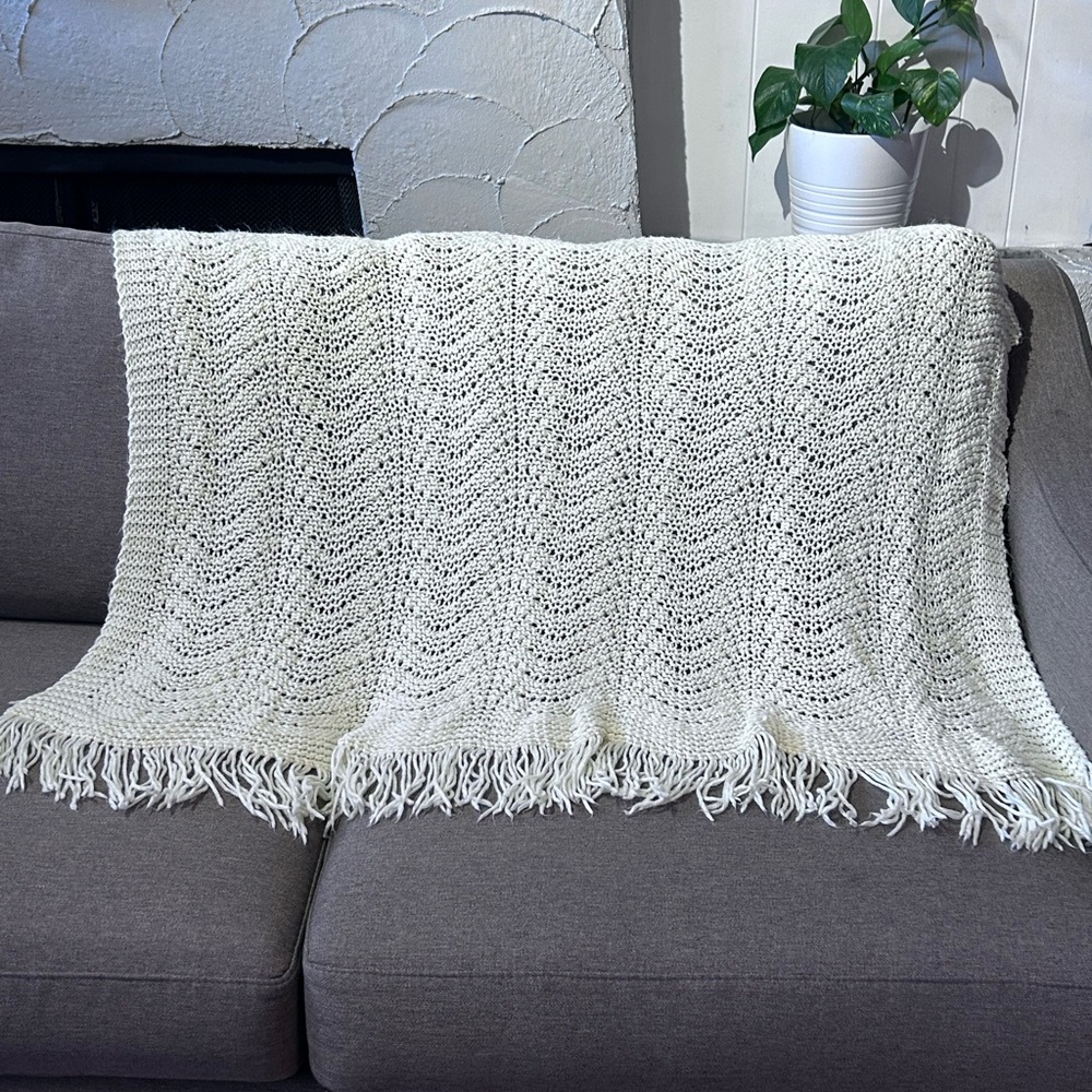 Hand Knit Crochet‎ Afghan Pattern Cream Throw Blanket Couch Runner 129”x98”